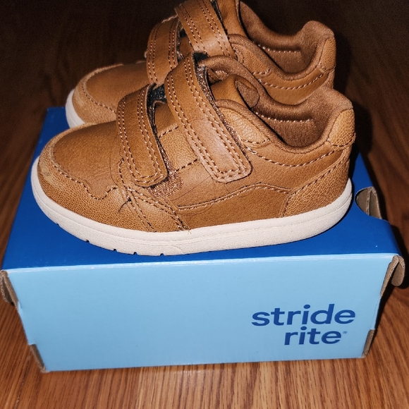 Stride Rite Sneakers - Picture 2 of 8